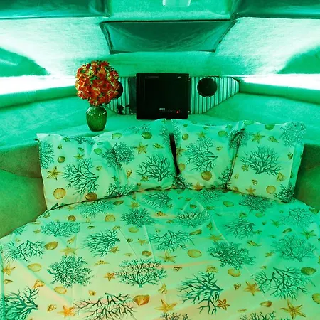 Sissi Boat