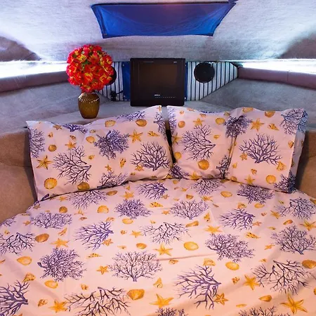 Sissi Boat 3*