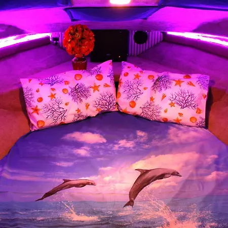 Sissi Boat 3* カリアリ